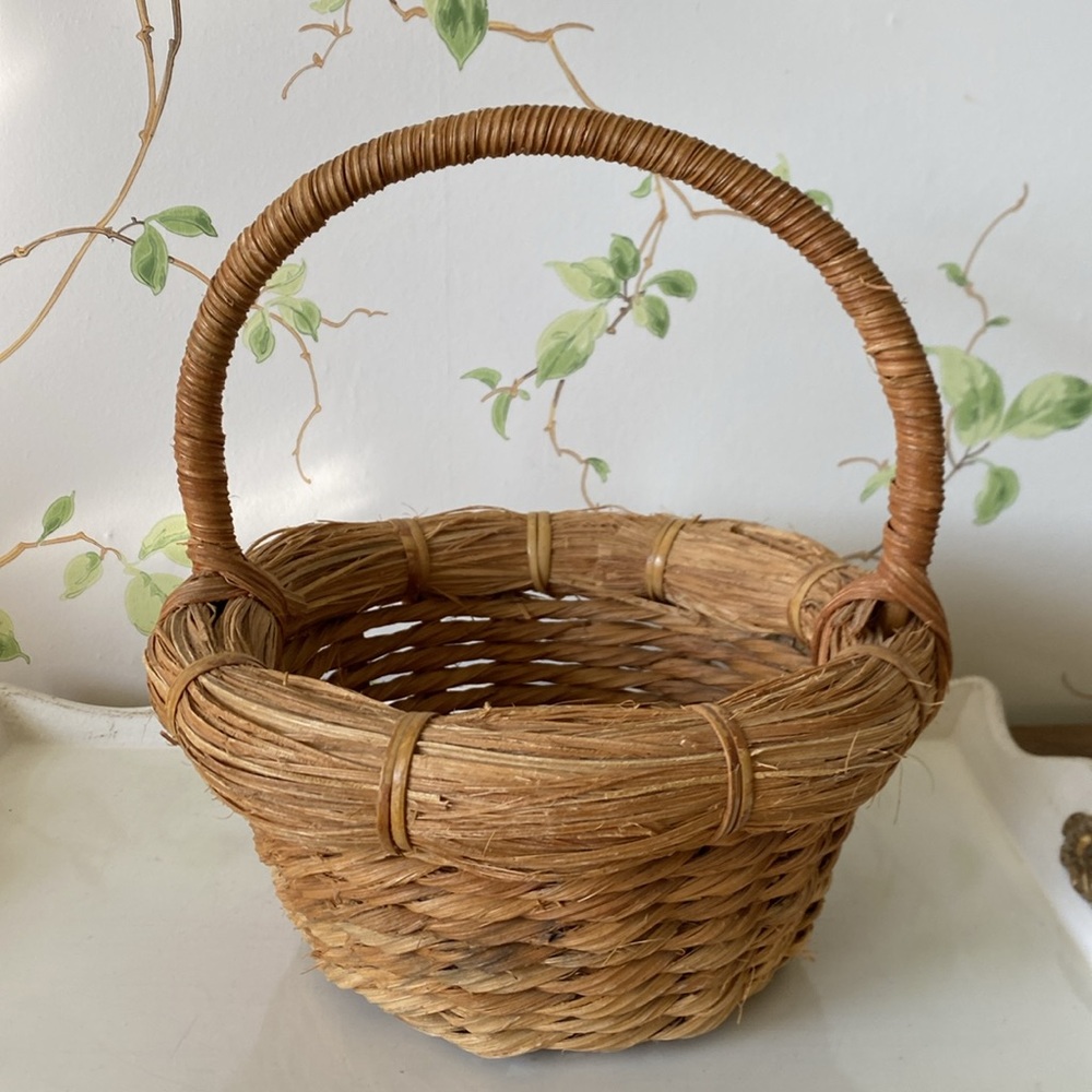 Vintage Handmade Rustic Woven Egg Basket
